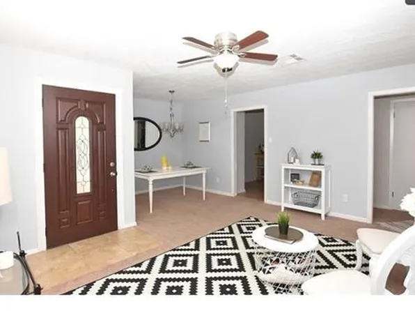 2217 Basket St, Pasadena, TX 77502