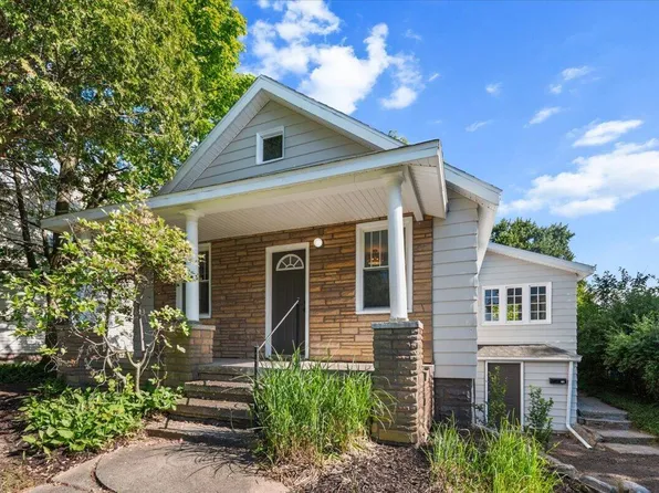 710 Leonard St NE, Grand Rapids, MI 49503