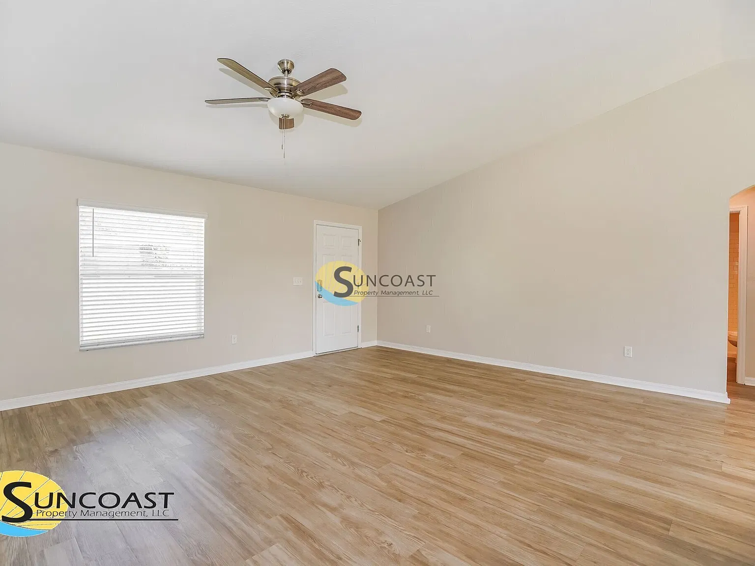 Cozy, Glamorous And Spacious — Photo 3