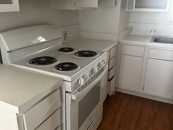 5th image of 1100-1200 S Lynn Ln #3