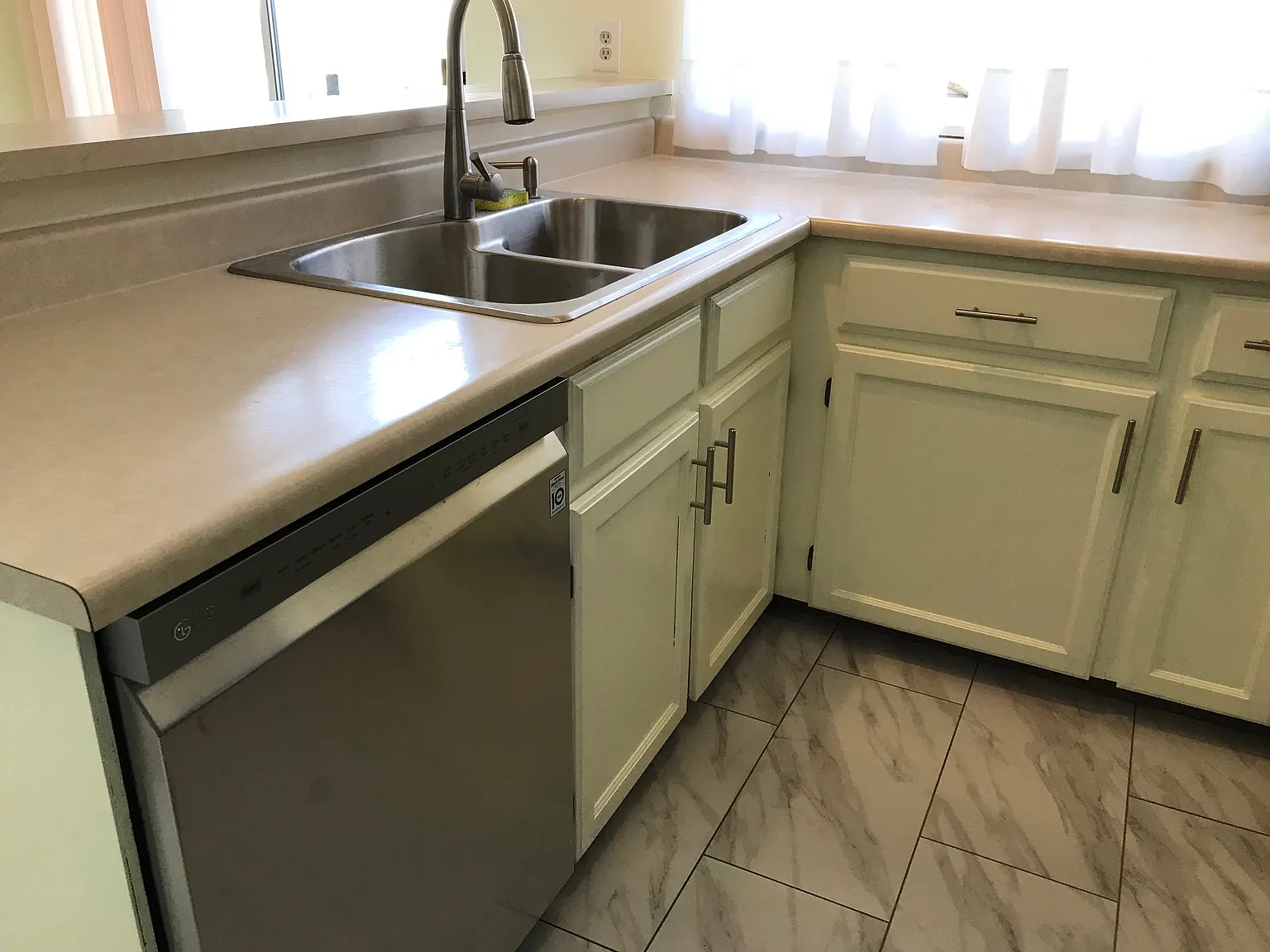 2 bed, 1088 sqft, $1,995 — Photo 3