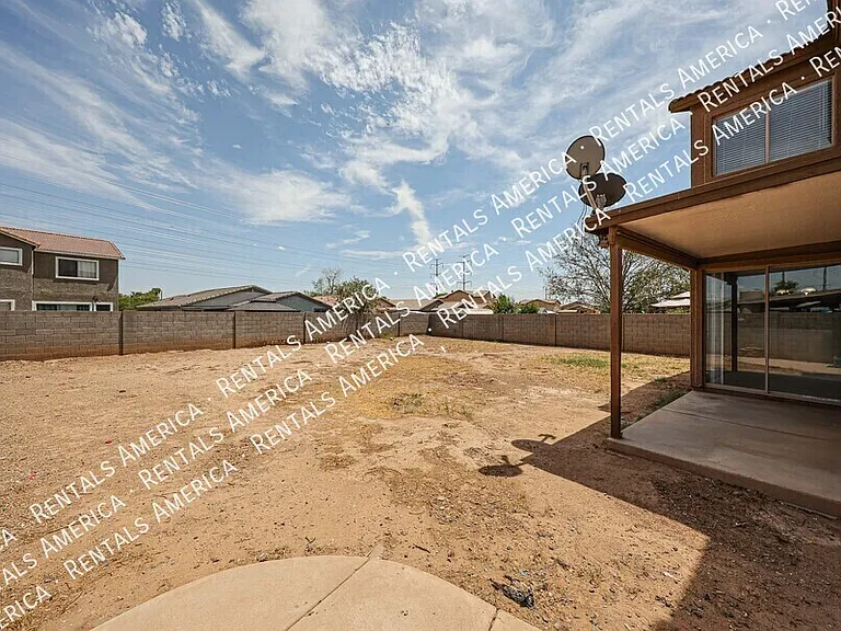 3825 S 60th Dr — Photo 34