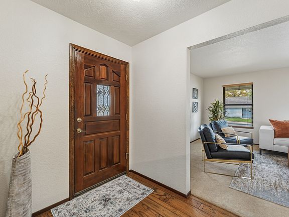 4th image of 602 Fischer Ct