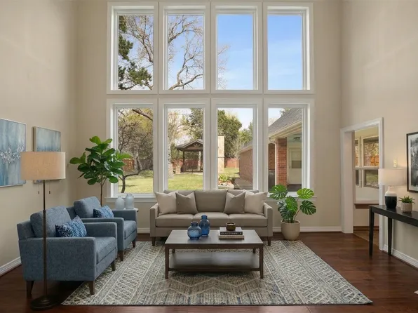 8 Equestrian Trl, Duncanville, TX 75116