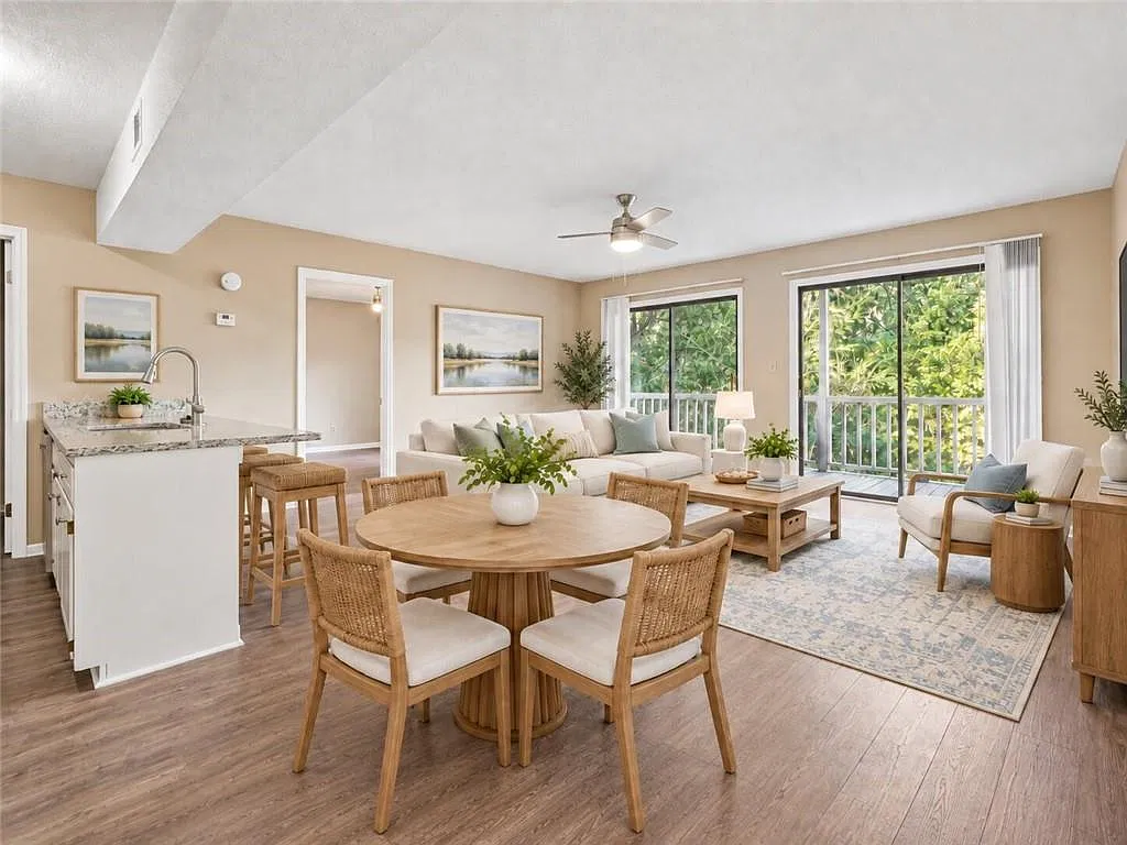 2 bed, 2.0 bath, 1056 sqft, $1,650 — Photo 3