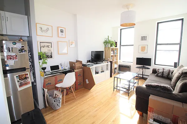 Rented by Compass | media 22