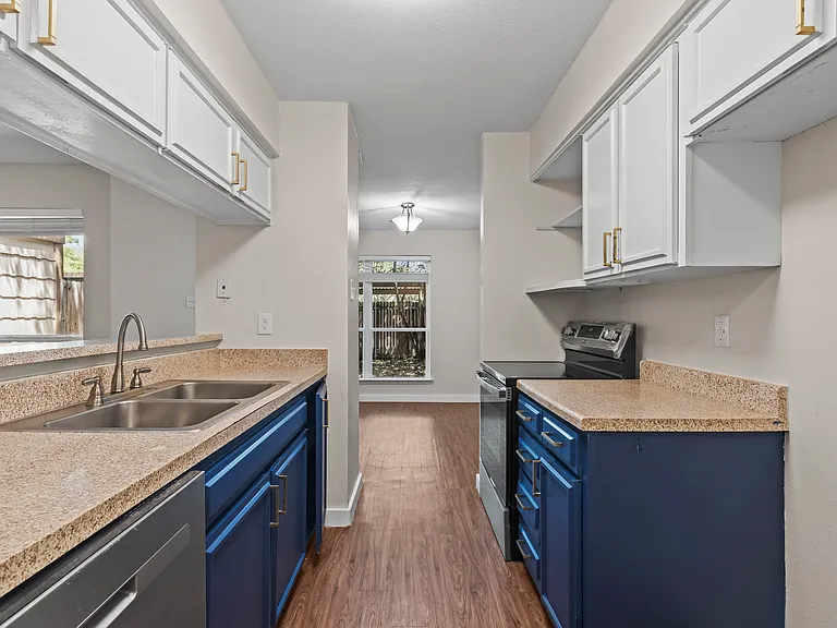 2015 Warnford Pl #2015 — Photo 22