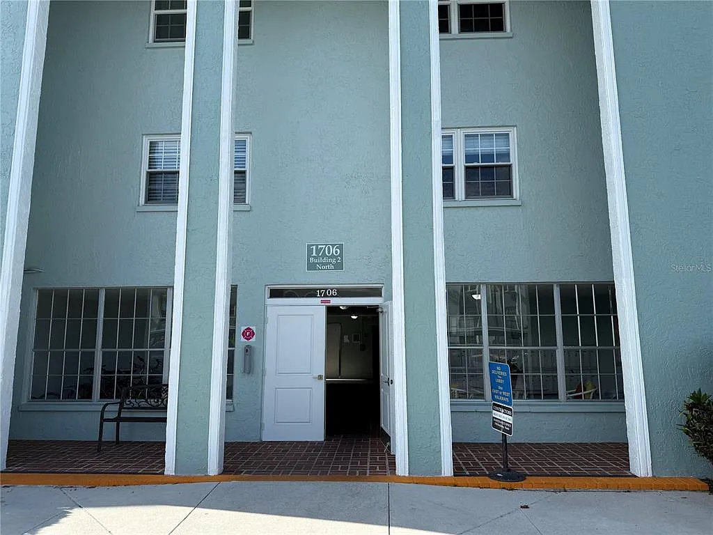 1 bed, 1.0 bath, 872 sqft, $1,700 — Photo 1