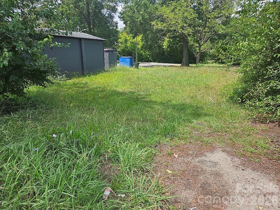 1st image of 176 S Cherry Rd