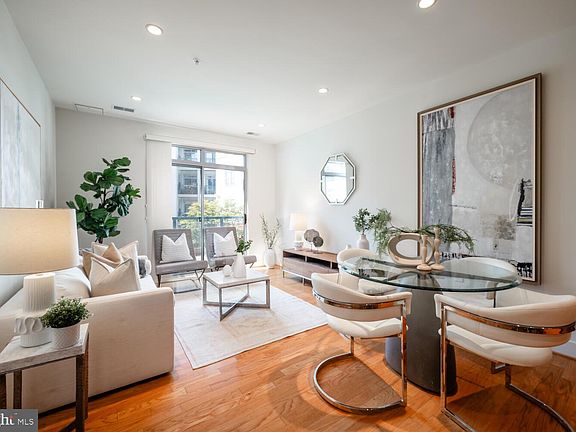 3rd image of 1800 Wilson Blvd Unit 205