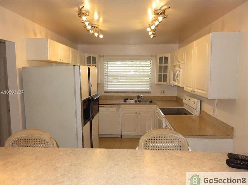 2nd image of 9100 Orchid Tree Ln