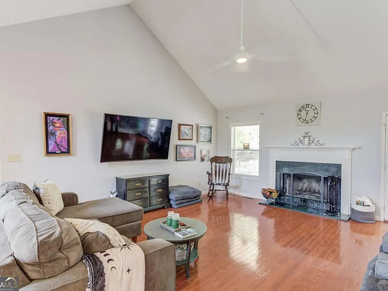 3314 Banks Mountain Dr — Photo 6