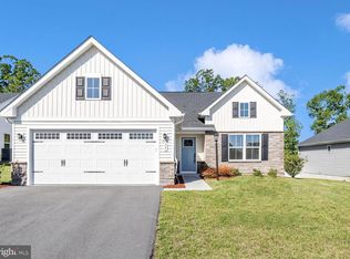 77 Alnwick Ln, Martinsburg, WV 25405