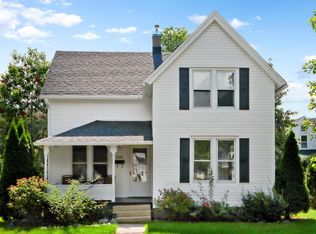 1030 Park Row St, Lake Geneva, WI 53147