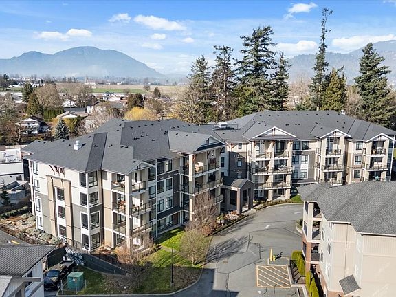 2nd image of 45761 Stevenson Rd #102