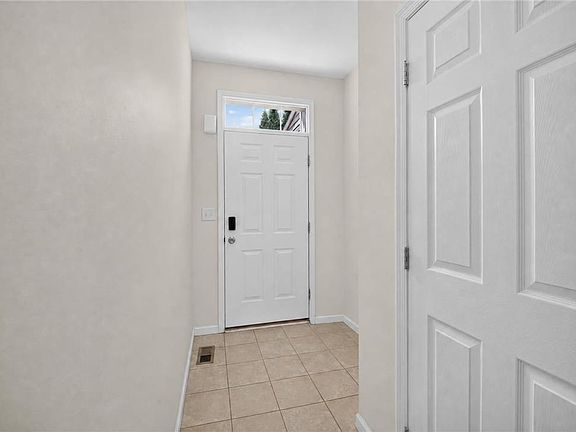 4th image of 5127 Dogwood Trl