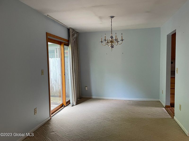 5th image of 1305 Huntington Court