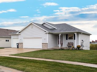 814 19th St NE, Kasson, MN 55944