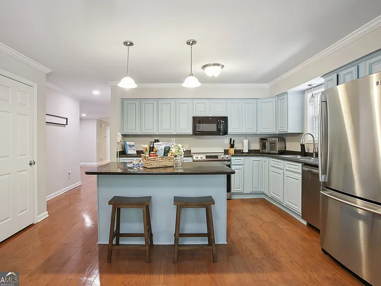 102 Hickory Dr — Photo 12