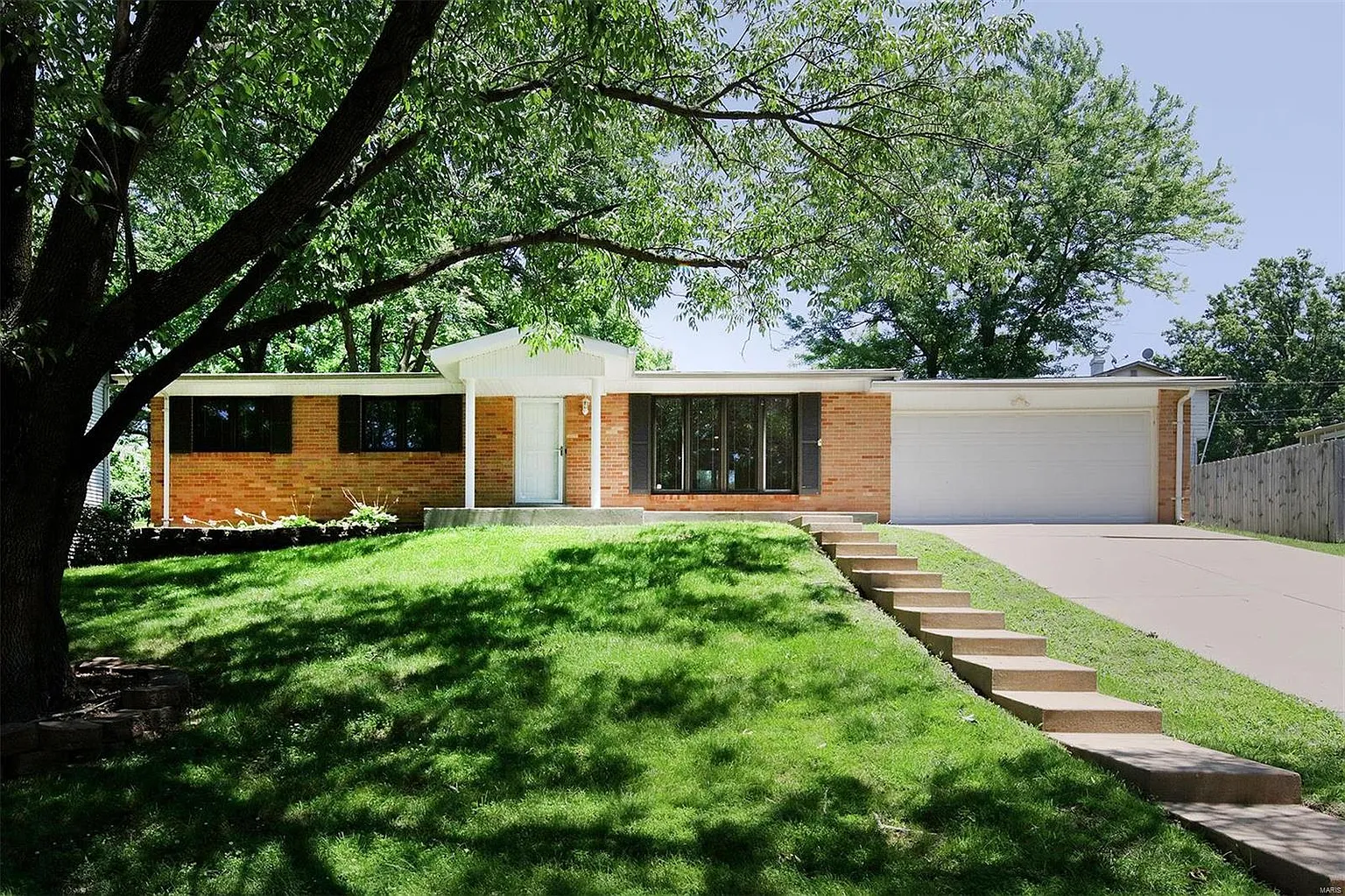 1006 Sandstone Dr photo 1