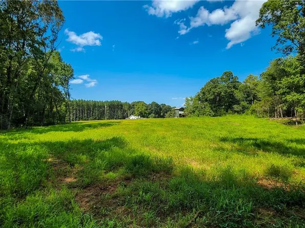 20 Shelton Rd #2, Yadkinville, NC 27055