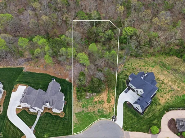 2226 Falcon Crest Ln, Knoxville, TN 37919