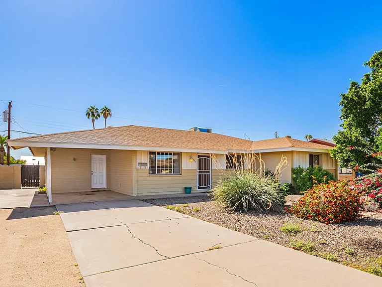 1037 E Campus Dr — Photo 1