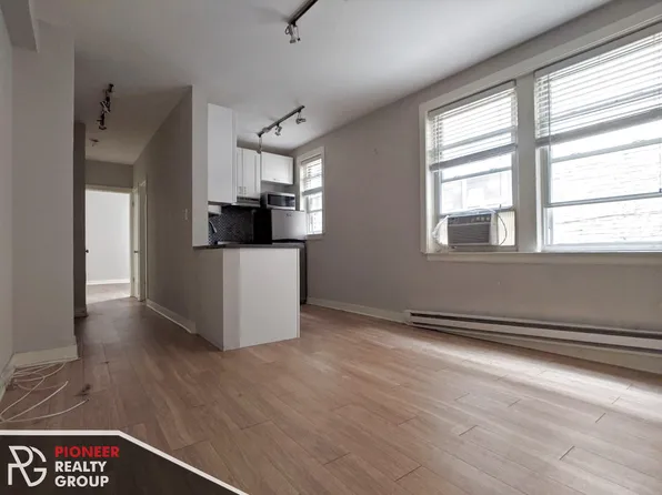 517 W Belmont Ave #511-35, Chicago, IL 60657