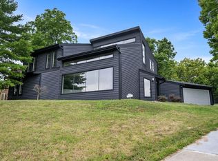 12055 Springdale Lake Dr, Cincinnati, OH 45246