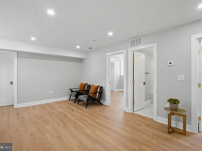 1301 Somerset Pl NW — Photo 15