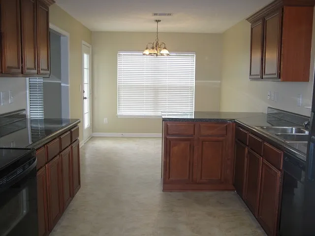 4003 Strata Dr — Photo 4