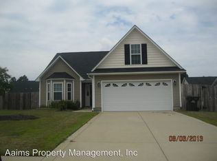 2126 Queen Elizabeth Ln, Hope Mills, NC 28348