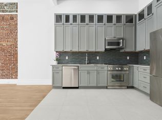 372 Clinton Ave #2, Brooklyn, NY 11238
