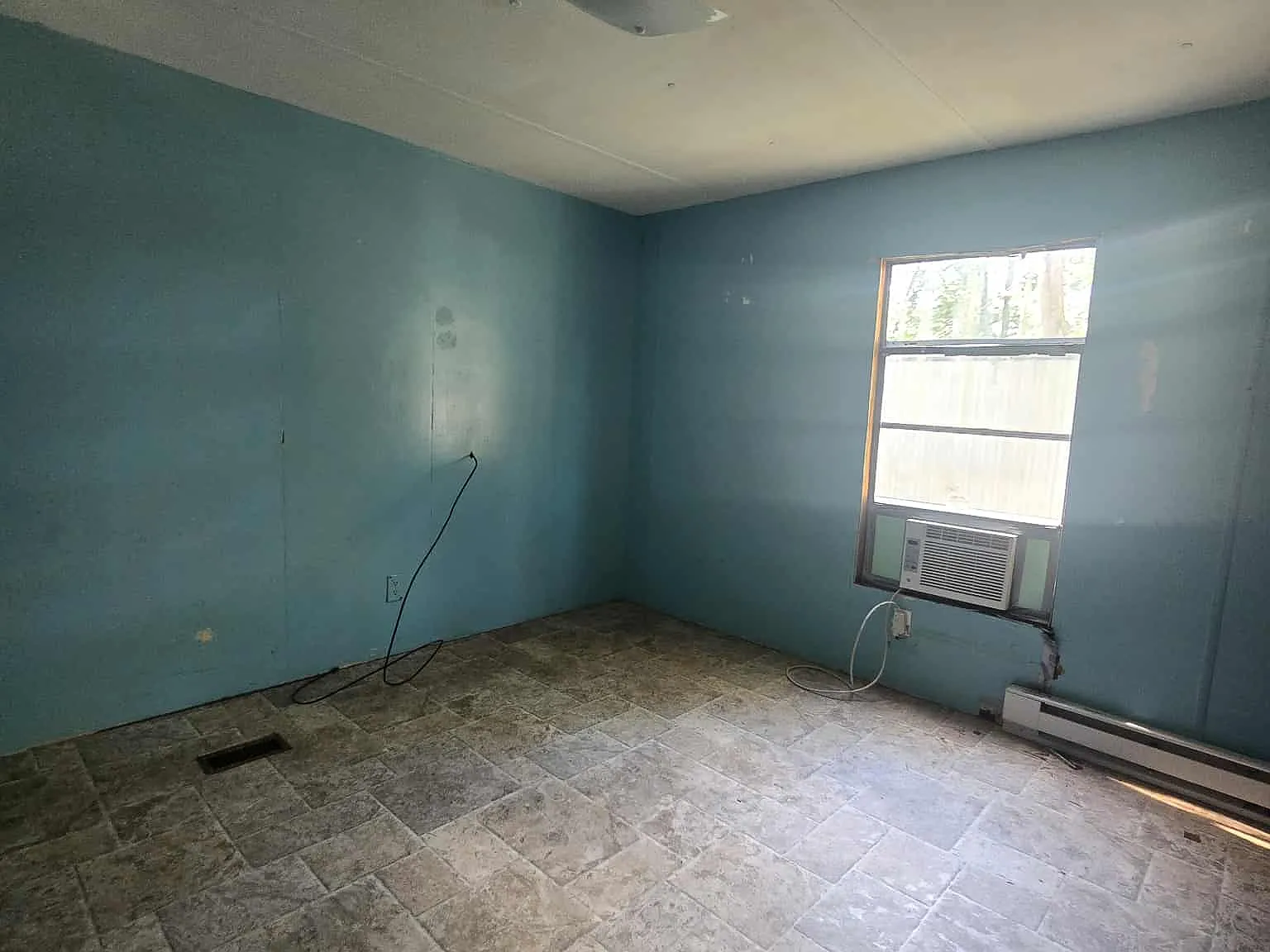 1380 Mapleash Avenue - 5 — Photo 4