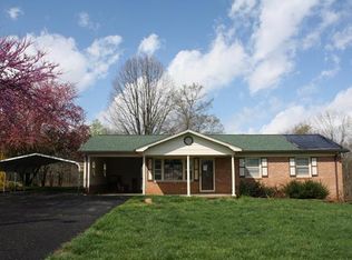 187 Puckett St, Mount Airy, NC 27030