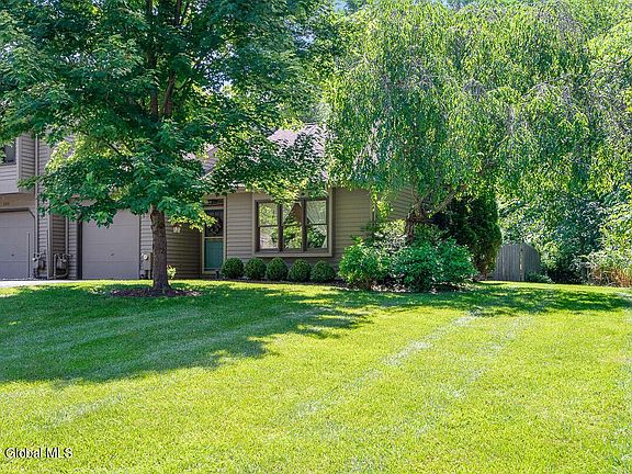 3rd image of 527 Townwood Dr