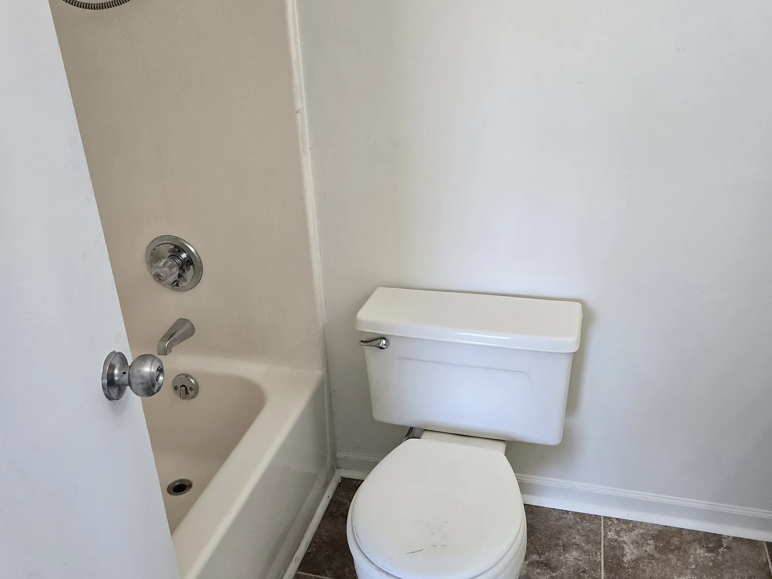 2 bed, 1064 sqft, $1,250 — Photo 2