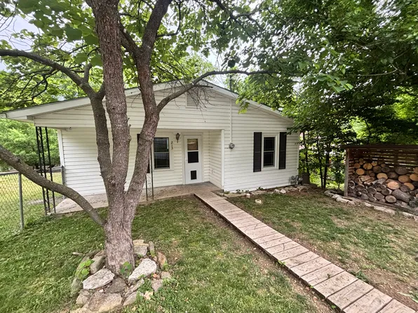 213 E Farmer St, Ozark, MO 65721
