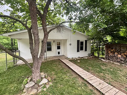 213 E Farmer St Photo 1