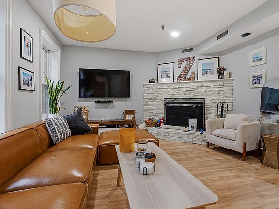 5th image of 135 Garden St APT 7