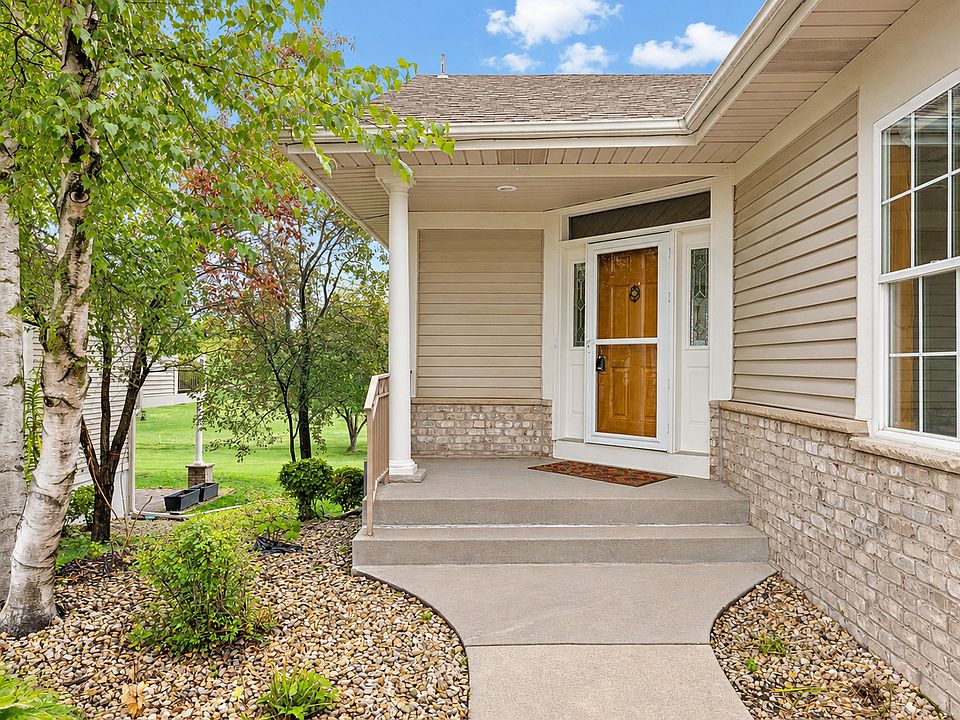 1st image of 492 Holly Ln N