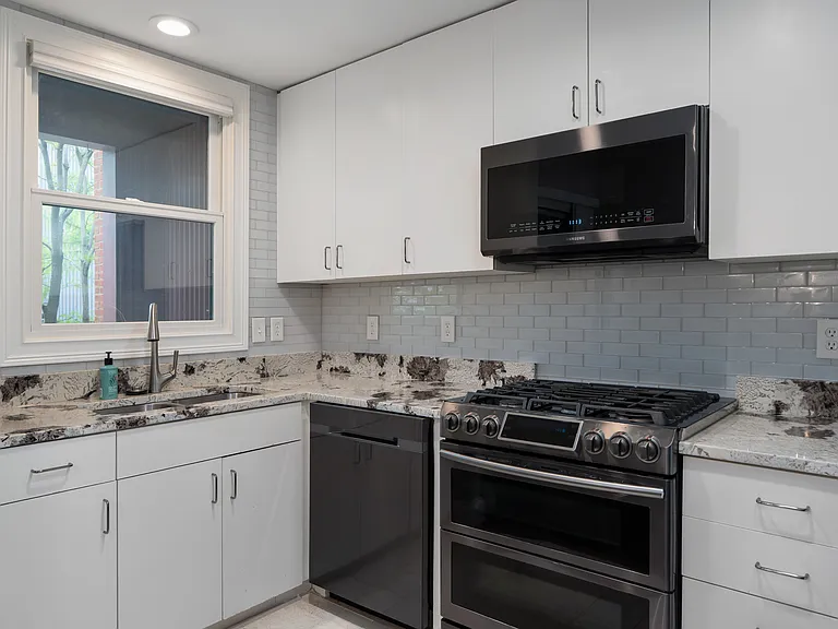 818 N 4th St — Photo 9