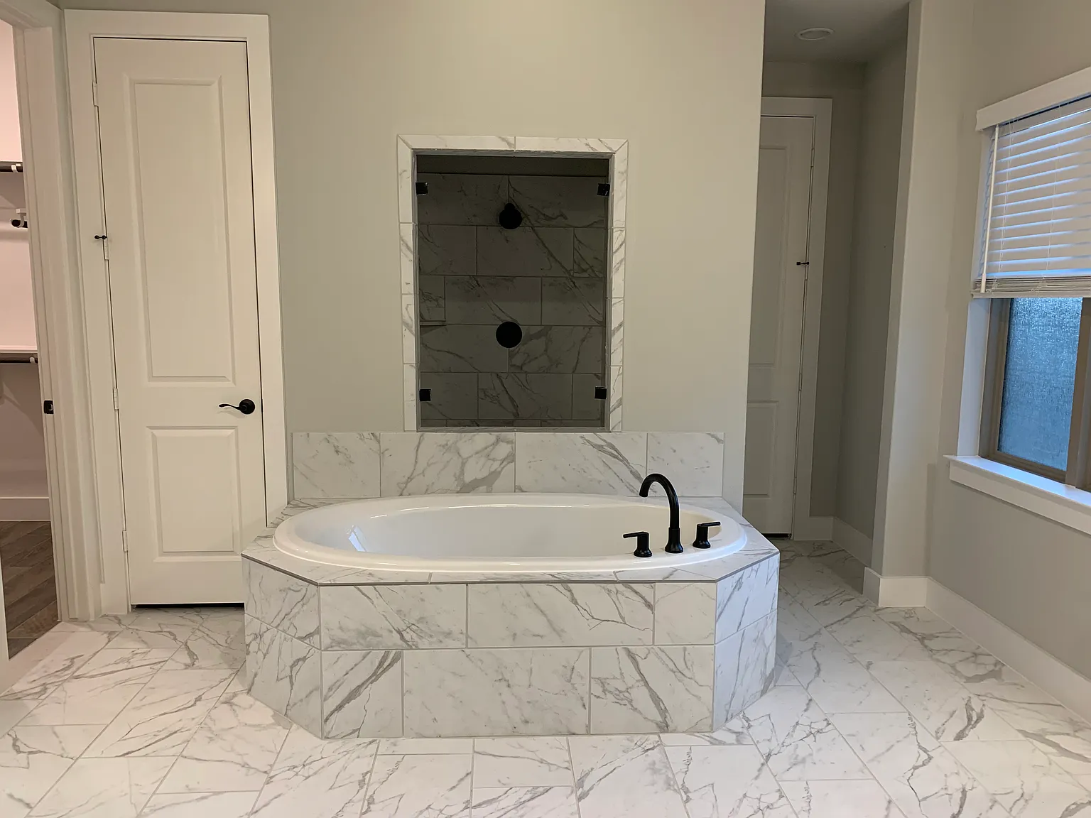 4 bed, 2982 sqft, $5,000 — Photo 3