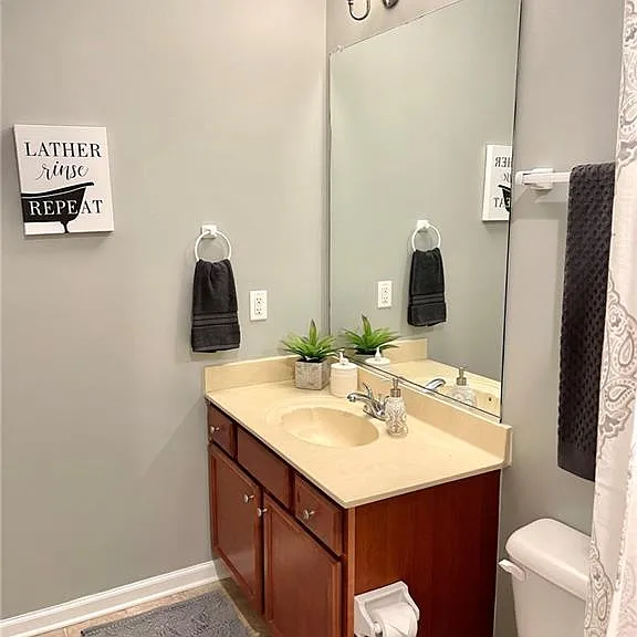 920 Southmoor Dr #204 — Photo 12