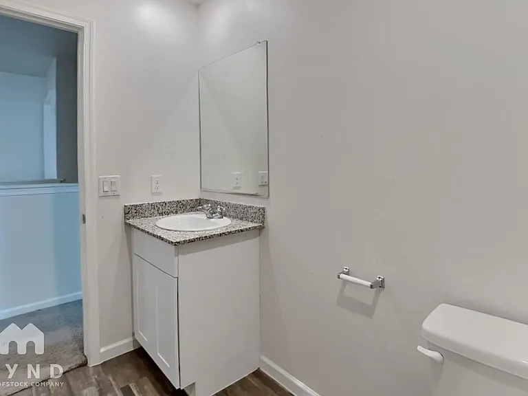 144 W Douglas Ave — Photo 16