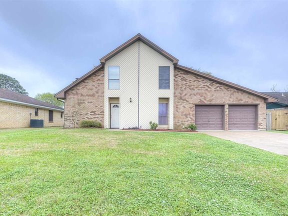 2nd image of 3824 Turtle Creek Dr