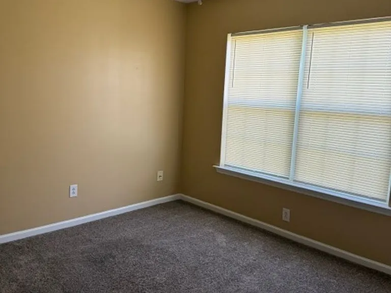 1832 Heathers Way — Photo 18