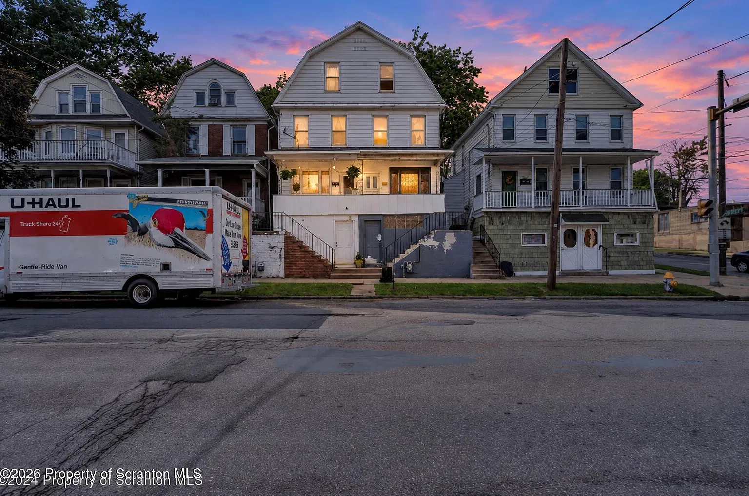 3 bed, 1.0 bath, 1500 sqft, $1,400 — Photo 1