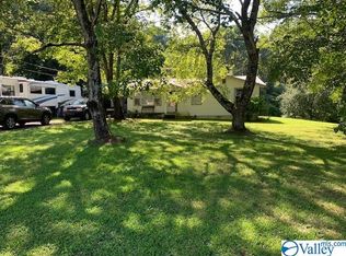 74 Buchanan Rd, Albertville, AL 35950