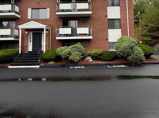 60 Colonial Dr UNIT 7, Andover, MA 01810
